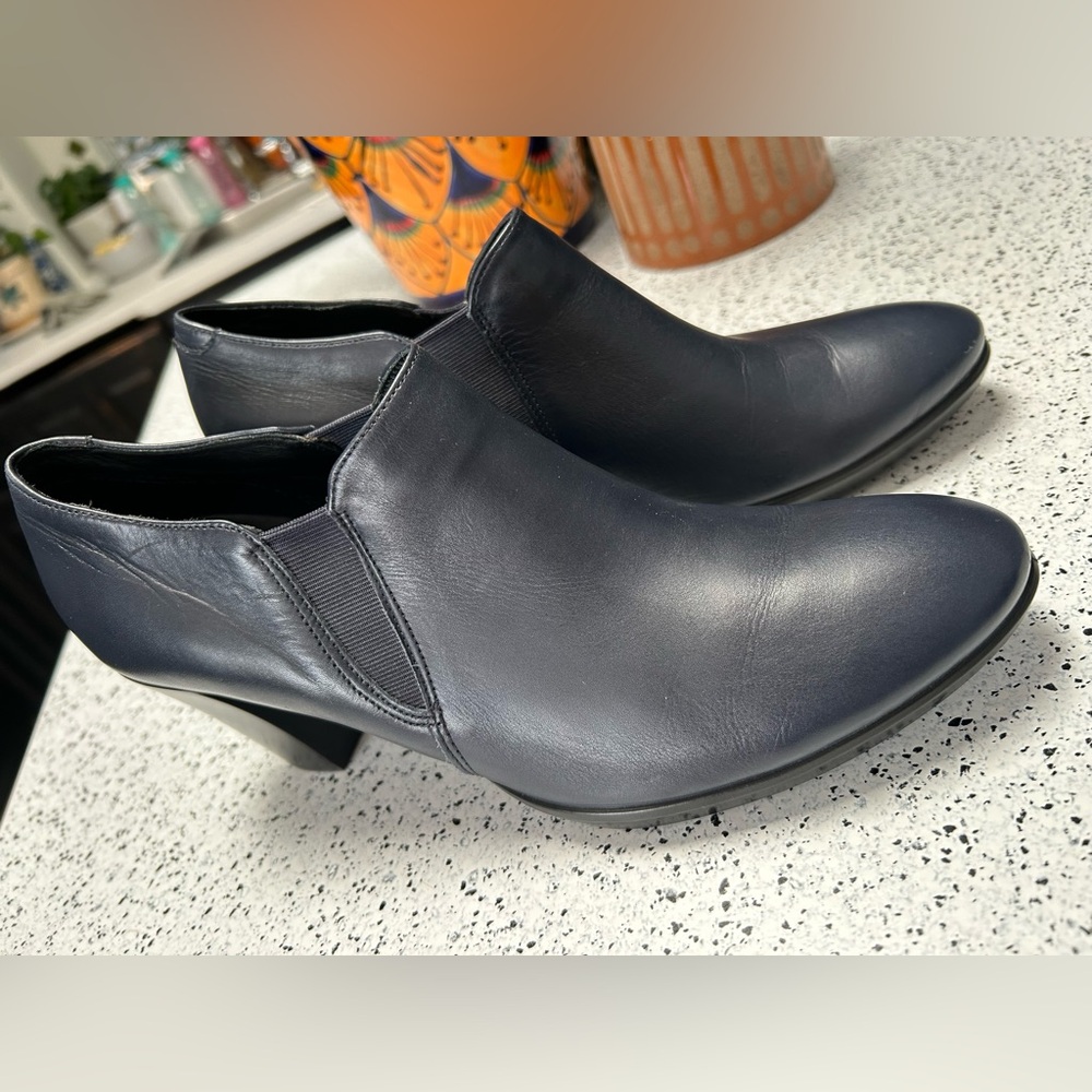 ECCO Dark Blue Leather Footwear/ Size 9
